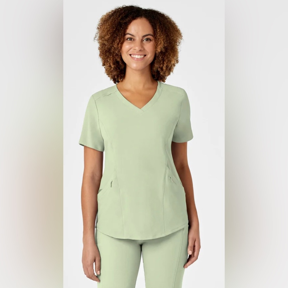 Wonder Wink, Renew Women’s V-neck scrub top and matching pants. Size small.